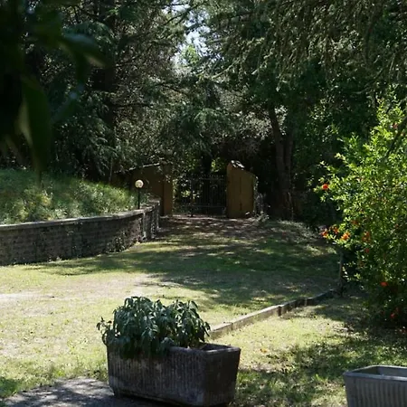 Scappo In Umbria, La Escondida Villa