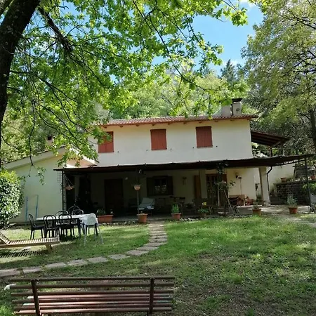 Scappo In Umbria, La Escondida