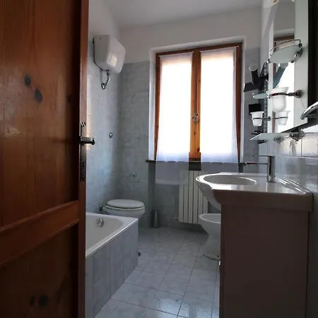 Scappo In Umbria, La Escondida *