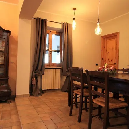 Scappo In Umbria, La Escondida *