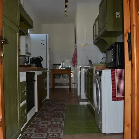 Scappo In Umbria, La Escondida Amelia